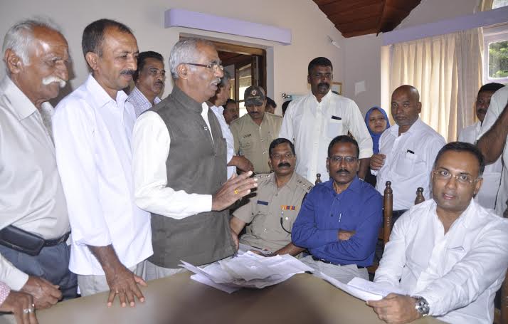 ಬಿಪಿಎಲ್ ಕಾರ್ಡ್‌ಗೆ ಆಧಾರ್ ಕಾರ್ಡ್ ಸಂಖ್ಯೆ ಜೋಡಣೆಗೆ ಕಾಲಾವಕಾಶ ಕೋರಿ ಸಚಿವರಿಗೆ ಮನವಿ